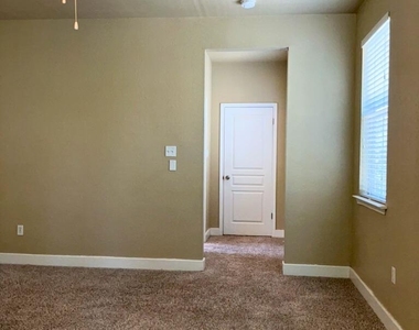 5982 Fergus Dr - Photo Thumbnail 27