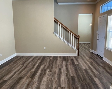 5982 Fergus Dr - Photo Thumbnail 7
