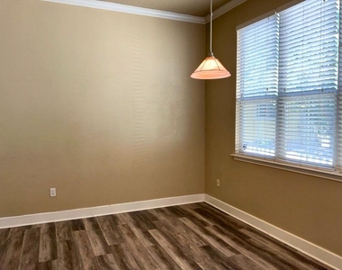 5982 Fergus Dr - Photo Thumbnail 13