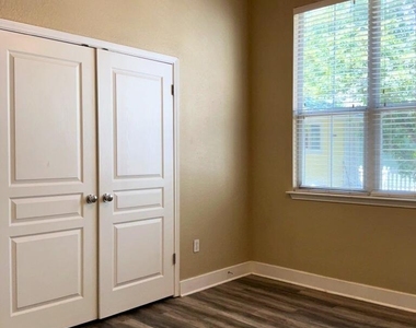 5982 Fergus Dr - Photo Thumbnail 20