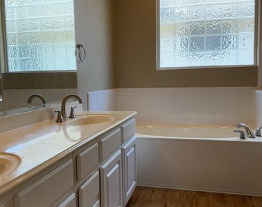 5982 Fergus Dr - Photo Thumbnail 25