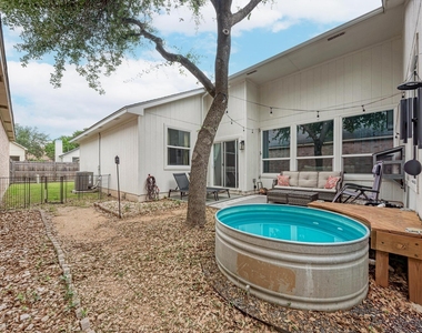 922 Thackeray Ln - Photo Thumbnail 29