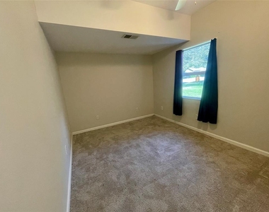 3211 Kittyhawk Cv - Photo Thumbnail 19