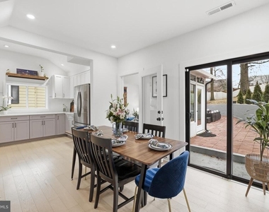 2211 Franklin Street Ne - Photo Thumbnail 12