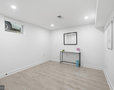 2211 Franklin Street Ne - Photo Thumbnail 33