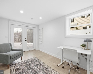 2211 Franklin Street Ne - Photo Thumbnail 30