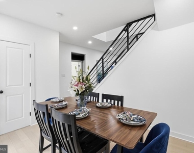 2211 Franklin Street Ne - Photo Thumbnail 14
