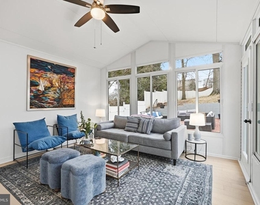 2211 Franklin Street Ne - Photo Thumbnail 19