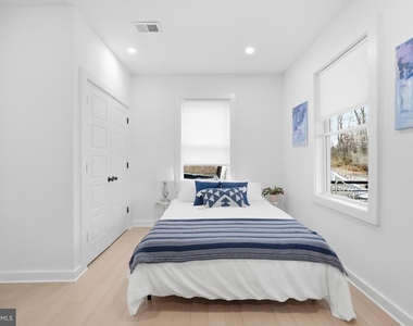 2211 Franklin Street Ne - Photo Thumbnail 7