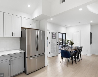 2211 Franklin Street Ne - Photo Thumbnail 17
