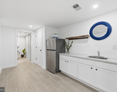 2211 Franklin Street Ne - Photo Thumbnail 29