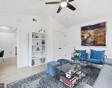 2211 Franklin Street Ne - Photo Thumbnail 20