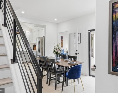 2211 Franklin Street Ne - Photo Thumbnail 11