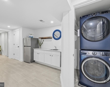 2211 Franklin Street Ne - Photo Thumbnail 32