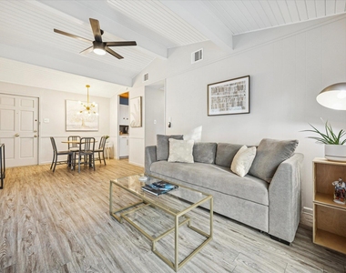 211 Lessin Ln - Photo Thumbnail 6
