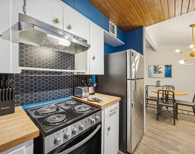 211 Lessin Ln - Photo Thumbnail 10