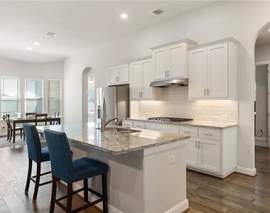 308 Milano Dr - Photo Thumbnail 3