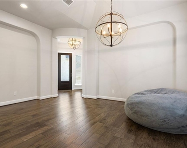 308 Milano Dr - Photo Thumbnail 14