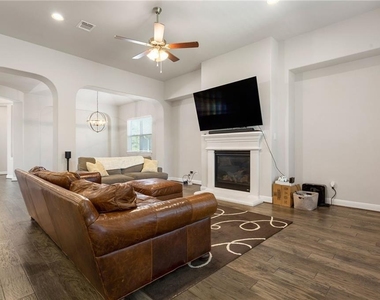 308 Milano Dr - Photo Thumbnail 11
