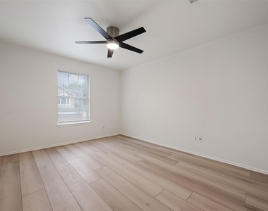 4501 Whispering Valley Dr - Photo Thumbnail 24