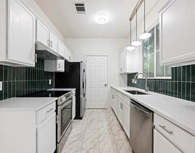 4501 Whispering Valley Dr - Photo Thumbnail 14