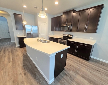 18809 Mangan Way - Photo Thumbnail 6