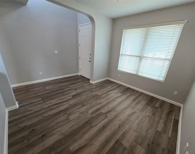 18809 Mangan Way - Photo Thumbnail 10