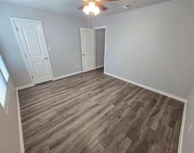 18809 Mangan Way - Photo Thumbnail 12
