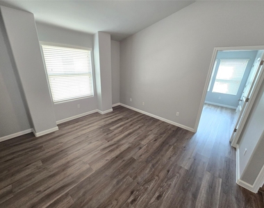 18809 Mangan Way - Photo Thumbnail 11