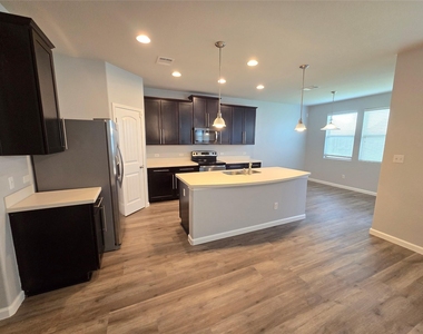 18809 Mangan Way - Photo Thumbnail 3