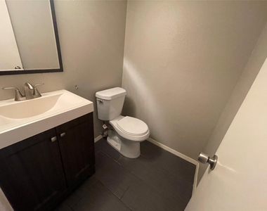 6003 Cougar Dr - Photo Thumbnail 15