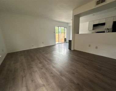 6003 Cougar Dr - Photo Thumbnail 2