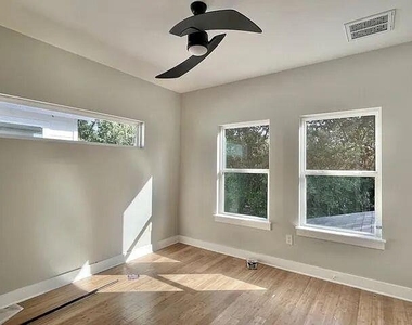 5711 Tura Ln - Photo Thumbnail 5