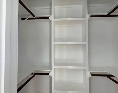 5711 Tura Ln - Photo Thumbnail 9