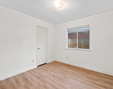 12501 Fallen Tower Ln - Photo Thumbnail 19