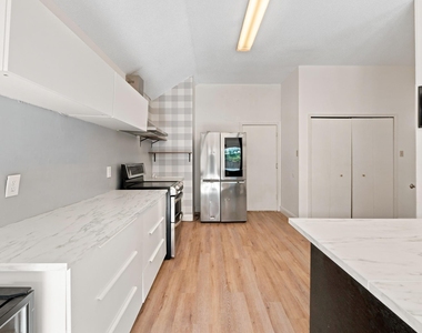12501 Fallen Tower Ln - Photo Thumbnail 8