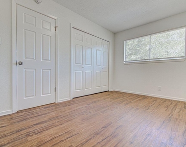 5006 Brighton Rd - Photo Thumbnail 12