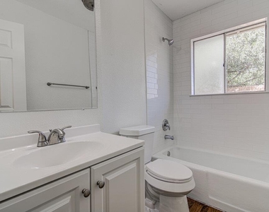 5006 Brighton Rd - Photo Thumbnail 11