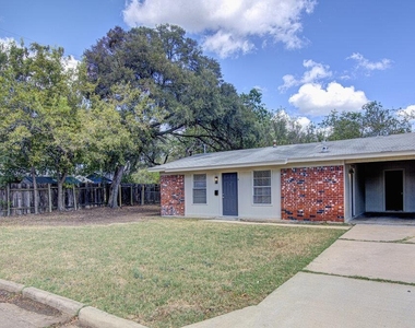 5006 Brighton Rd - Photo Thumbnail 1