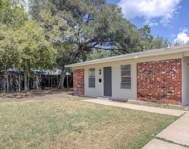 5006 Brighton Rd - Photo Thumbnail 2
