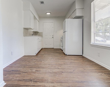 5006 Brighton Rd - Photo Thumbnail 6