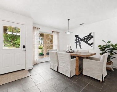 1905 Stoneridge Rd - Photo Thumbnail 6