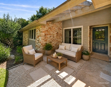 1905 Stoneridge Rd - Photo Thumbnail 1