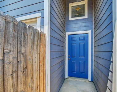 1010 Rundberg Ln - Photo Thumbnail 21
