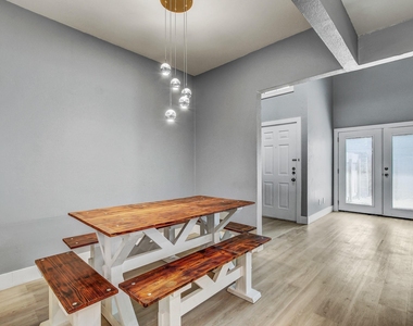 1010 Rundberg Ln - Photo Thumbnail 8