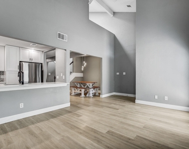 1010 Rundberg Ln - Photo Thumbnail 2