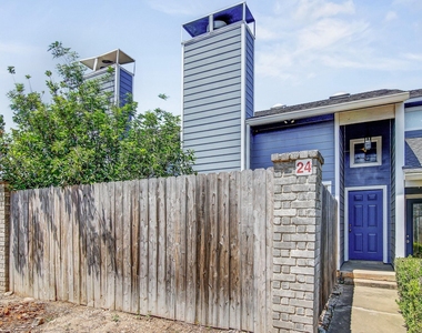 1010 Rundberg Ln - Photo Thumbnail 16