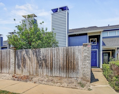 1010 Rundberg Ln - Photo Thumbnail 17