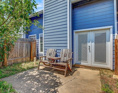 1010 Rundberg Ln - Photo Thumbnail 14