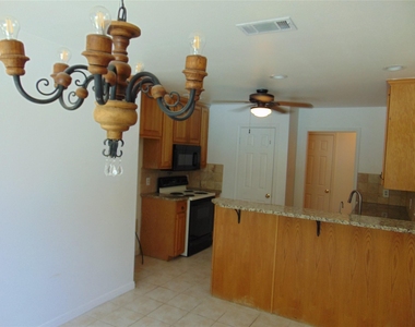 805 Barton Creek Dr - Photo Thumbnail 12